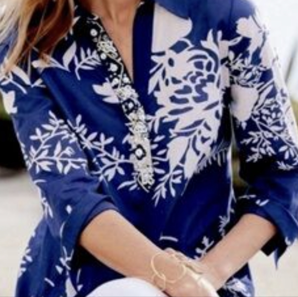 Women's Soft Surroundings Navy and White Leaf Print Blouse Medium Beaded - Picture 2 of 7